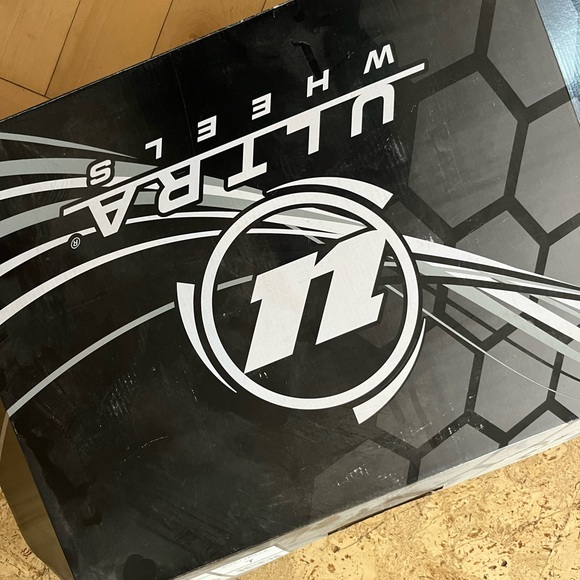 Ultra Wheels Rollerblades - Picture 3 of 3